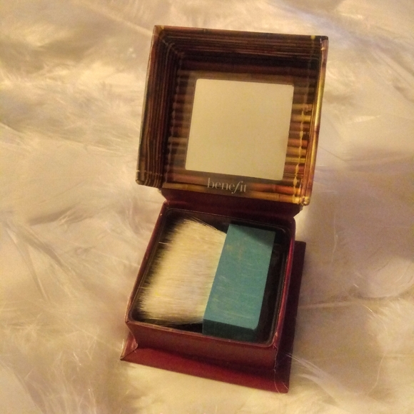 Benefit Hoola Bronzer - Picture 2 of 3